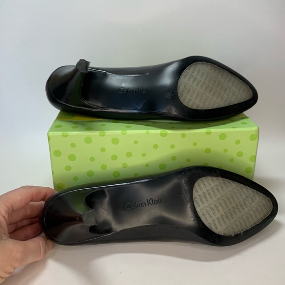 Size 9M Calvin Klein Paxter Black Leather Mid-heel Pumps, Good Used Condition - Picture 4 of 7